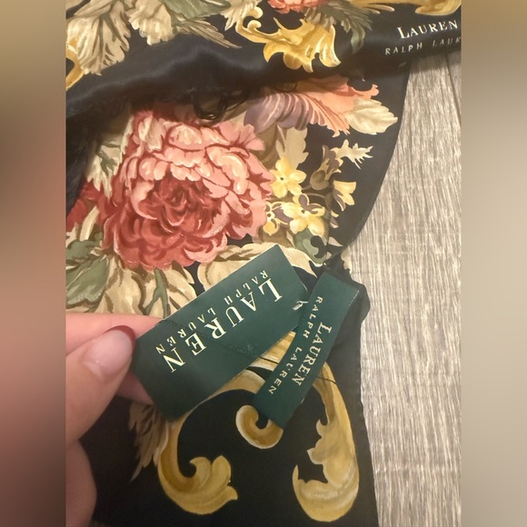 lauren ralph lauren Women’s Black Floral Vintage Fringe Silk Scarf NWT - Picture 3 of 4